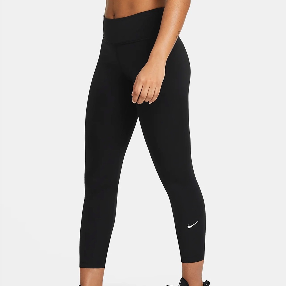 Nike Dri-Fit cropped leggings